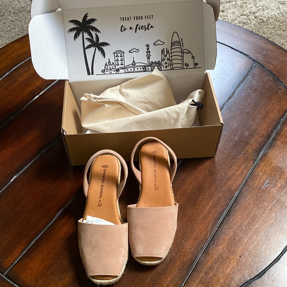 Spanish Sandal Company Wedge Open Tor Beautiful Beige Color******Make Offer****